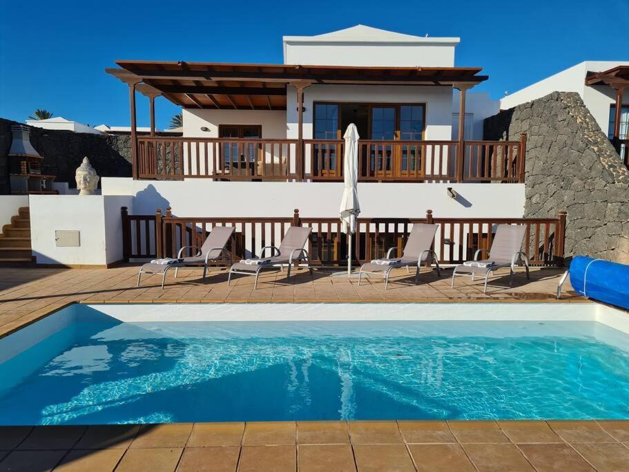 Luxury 4-Bedroom Villa With Heated Pool + Sea View Playa Blanca  Zewnętrze zdjęcie
