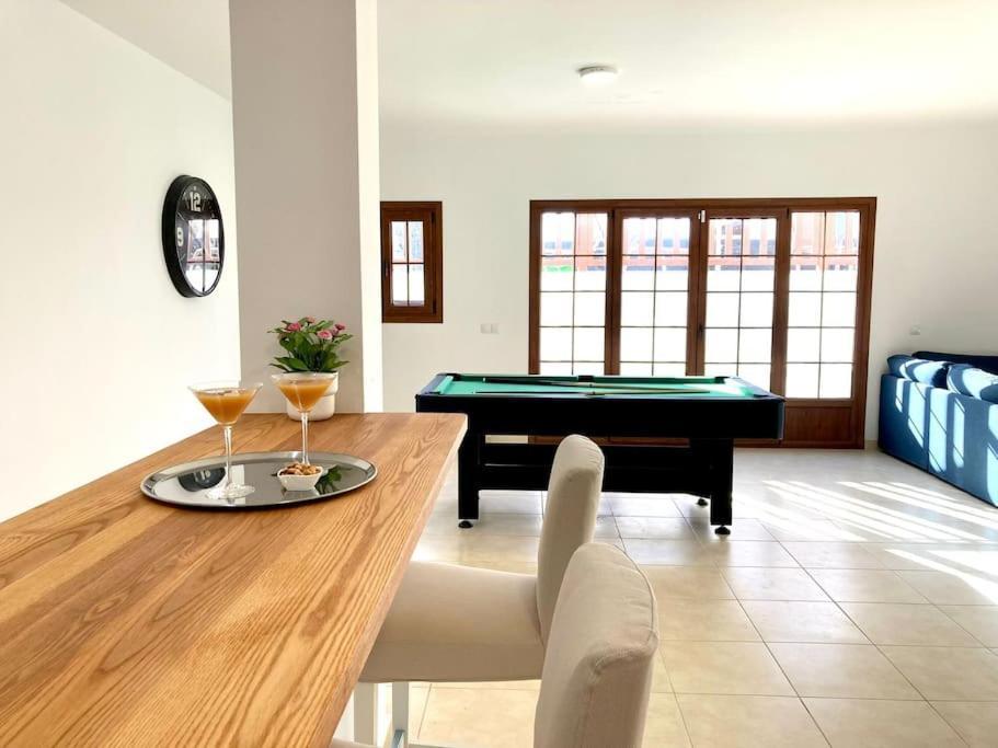 Luxury 4-Bedroom Villa With Heated Pool + Sea View Playa Blanca  Zewnętrze zdjęcie