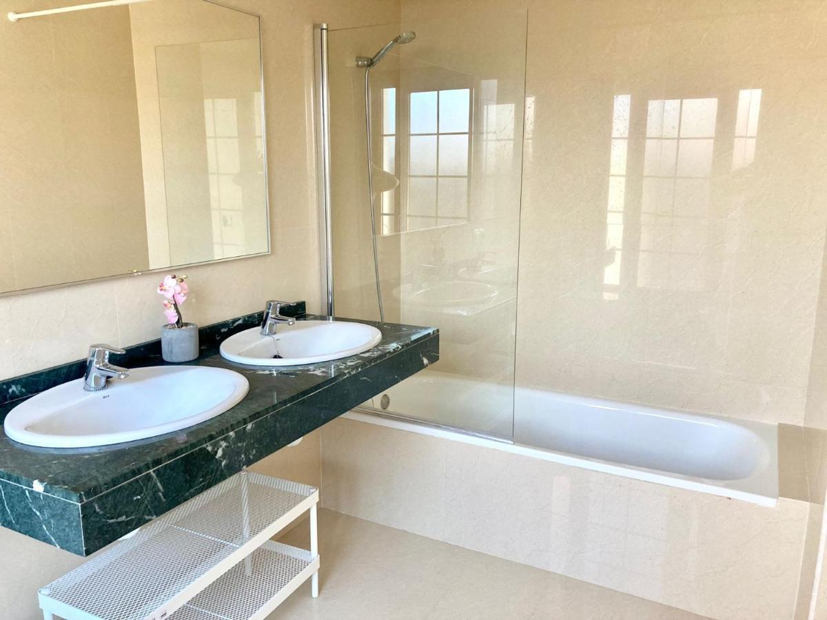 Luxury 4-Bedroom Villa With Heated Pool + Sea View Playa Blanca  Zewnętrze zdjęcie
