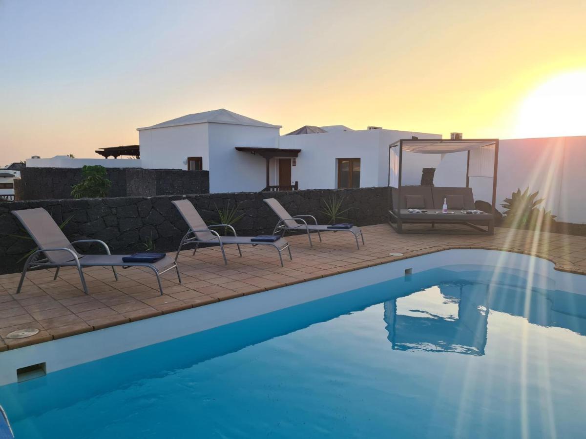 Luxury 4-Bedroom Villa With Heated Pool + Sea View Playa Blanca  Zewnętrze zdjęcie